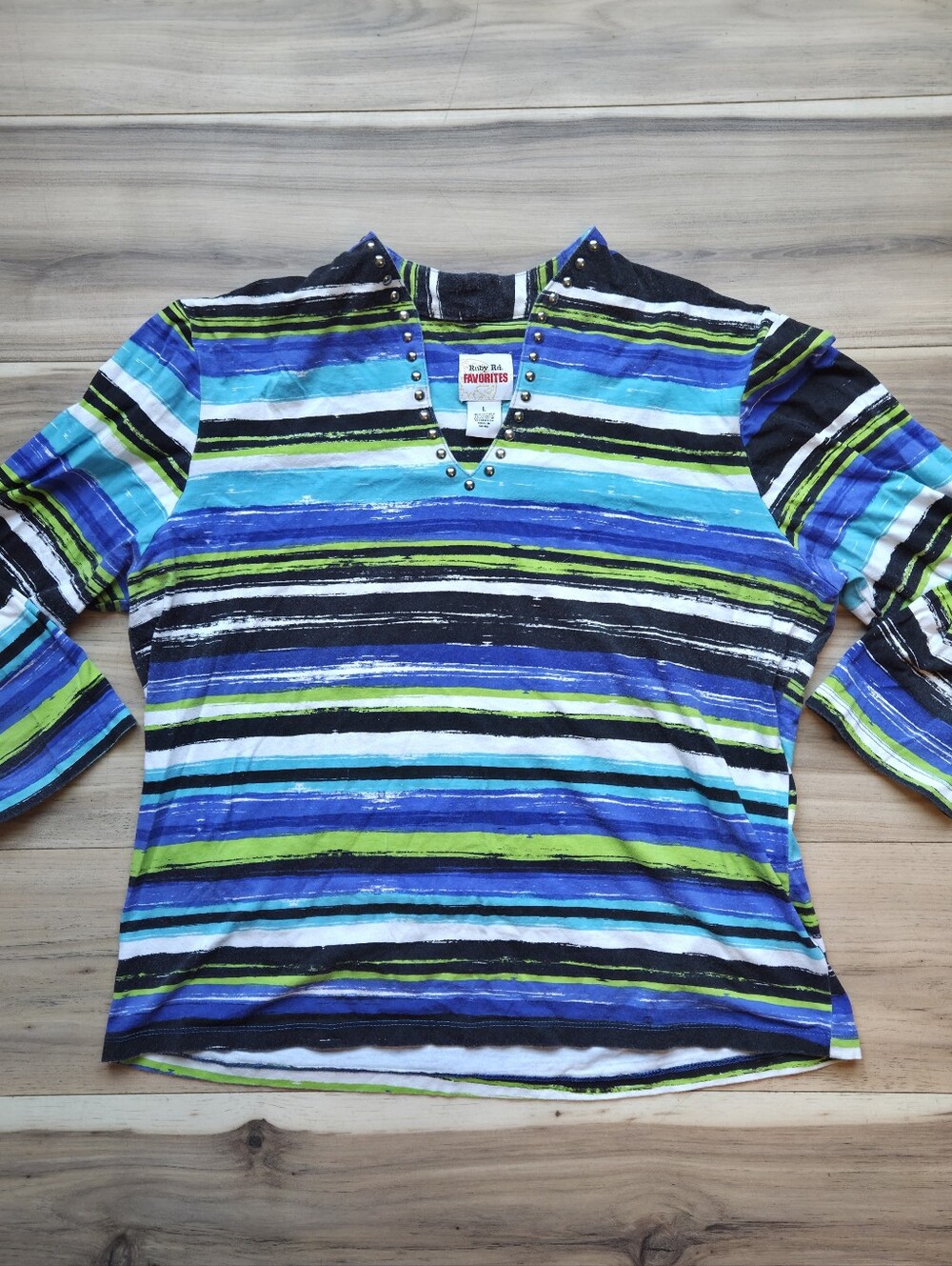Ruby Rd. Favorites Blue Green Striped Studded V-Neck Top Blouse Size Large L